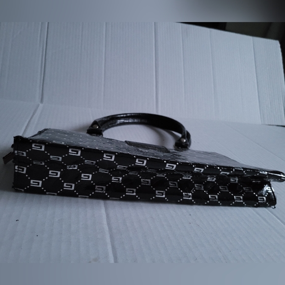 Charkorn Black Magnetic Clasps Handbag Made in Thailand - Picture 4 of 13